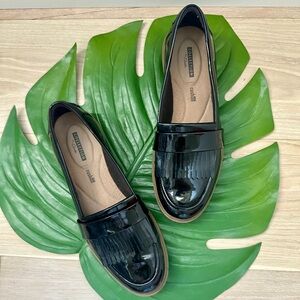 Clarks Collection Black Patent Leather Loafers fringe classic comfortable siz 10